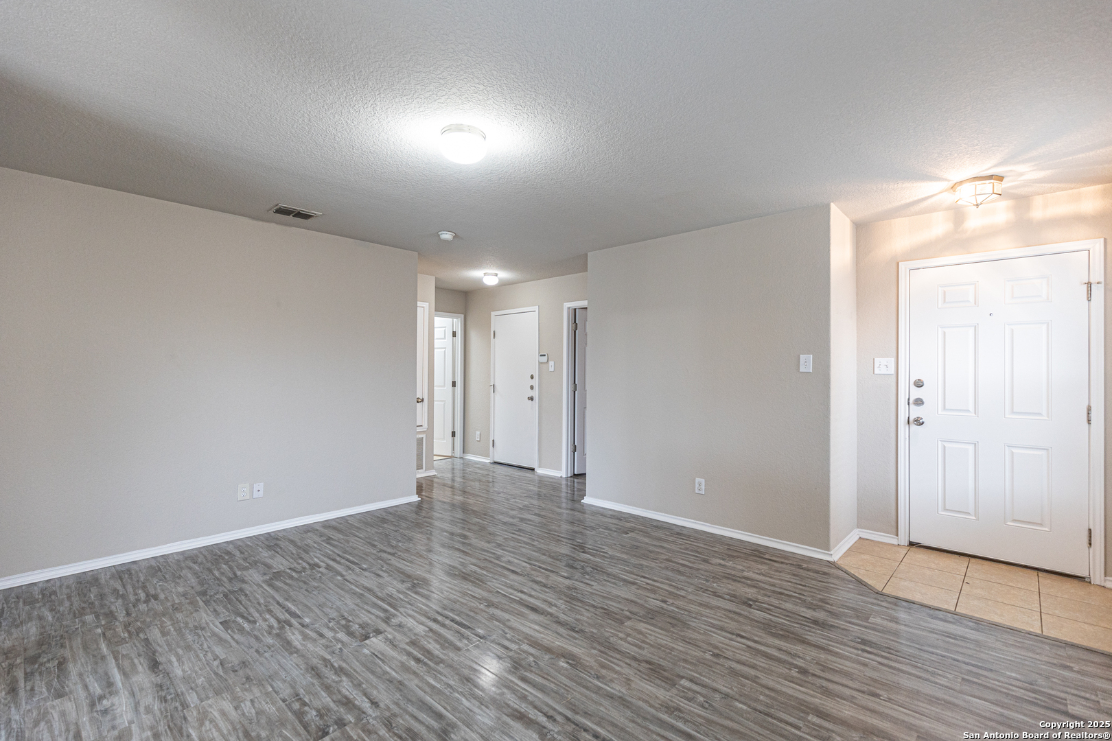 2319 Salmon Creek Converse TX 78109