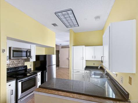 9383 Village Lance San Antonio TX 78250