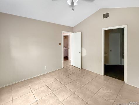 9383 Village Lance San Antonio TX 78250