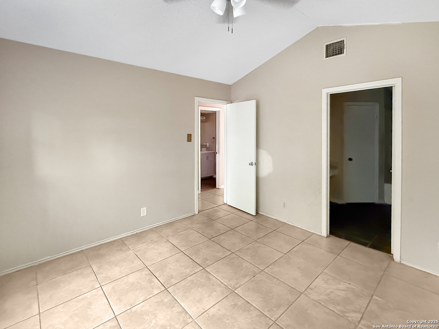 9383 Village Lance San Antonio TX 78250