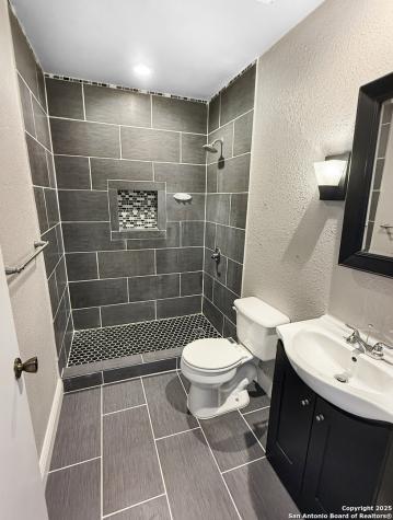 9383 Village Lance San Antonio TX 78250