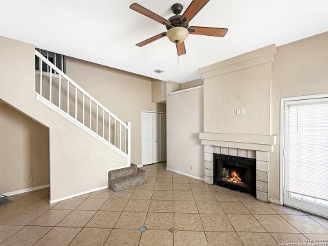 9383 Village Lance San Antonio TX 78250