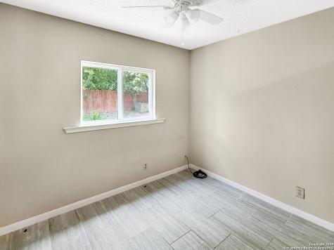 9383 Village Lance San Antonio TX 78250