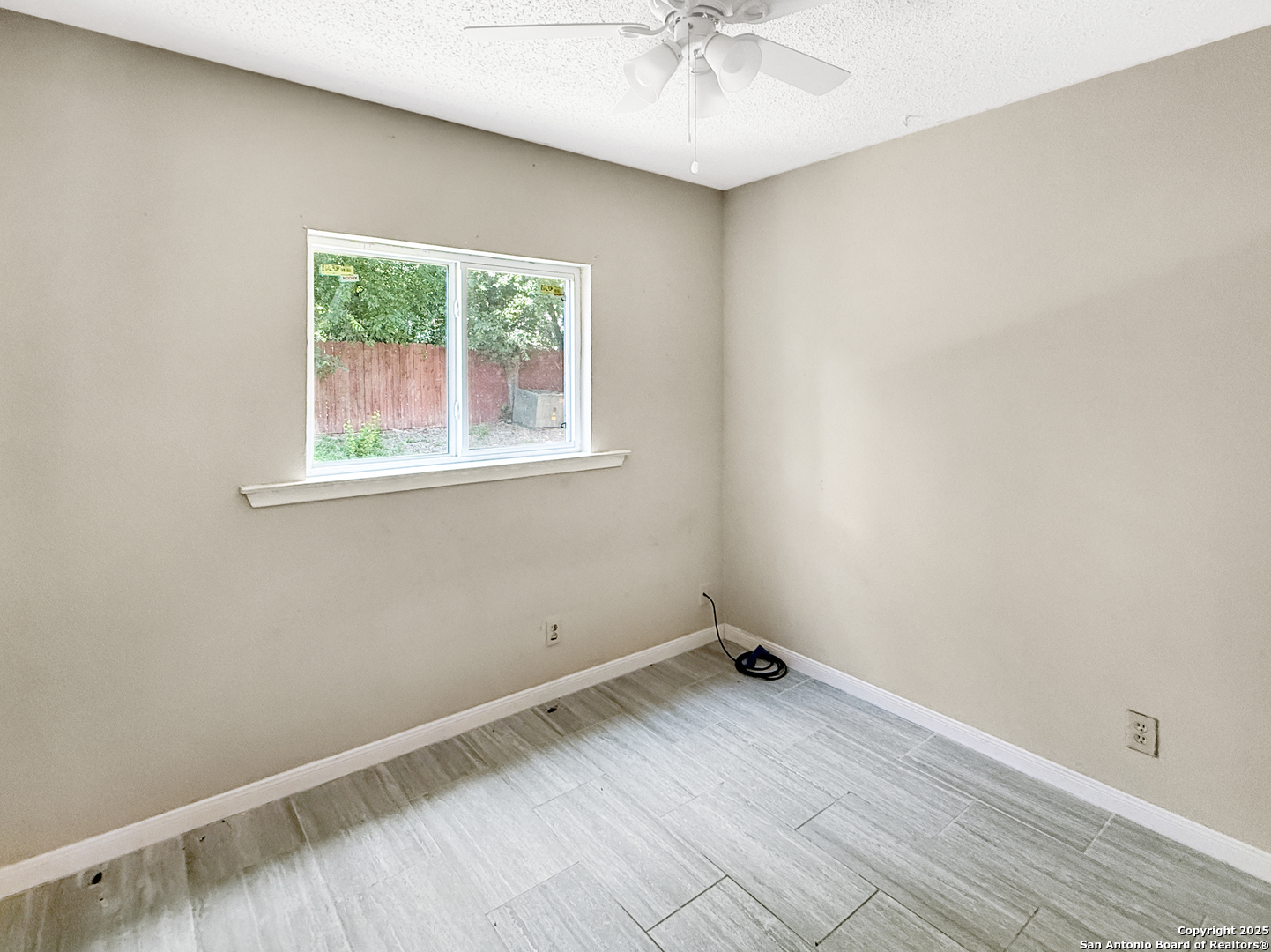 9383 Village Lance San Antonio TX 78250