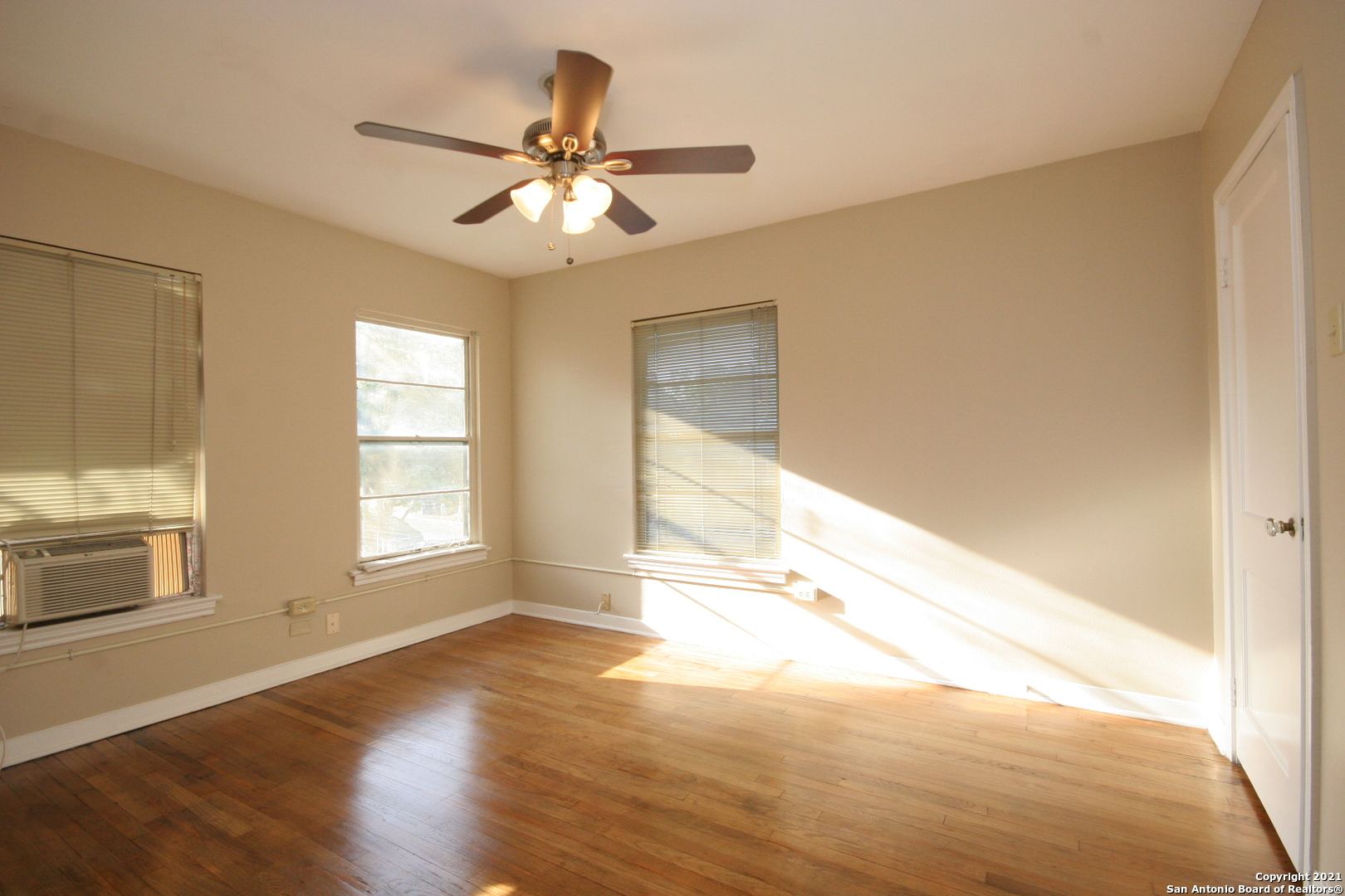 519 W Lynwood Avenue San Antonio TX 78212