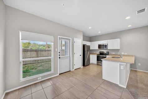 4110 Swans Landing San Antonio TX 78217
