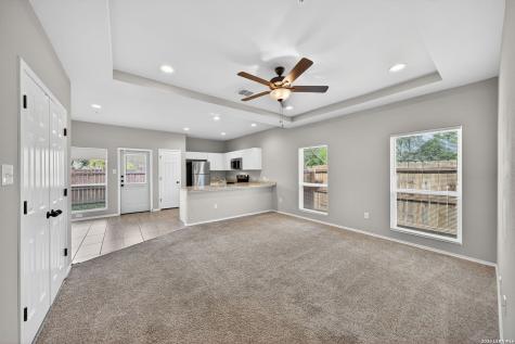 4110 Swans Landing San Antonio TX 78217