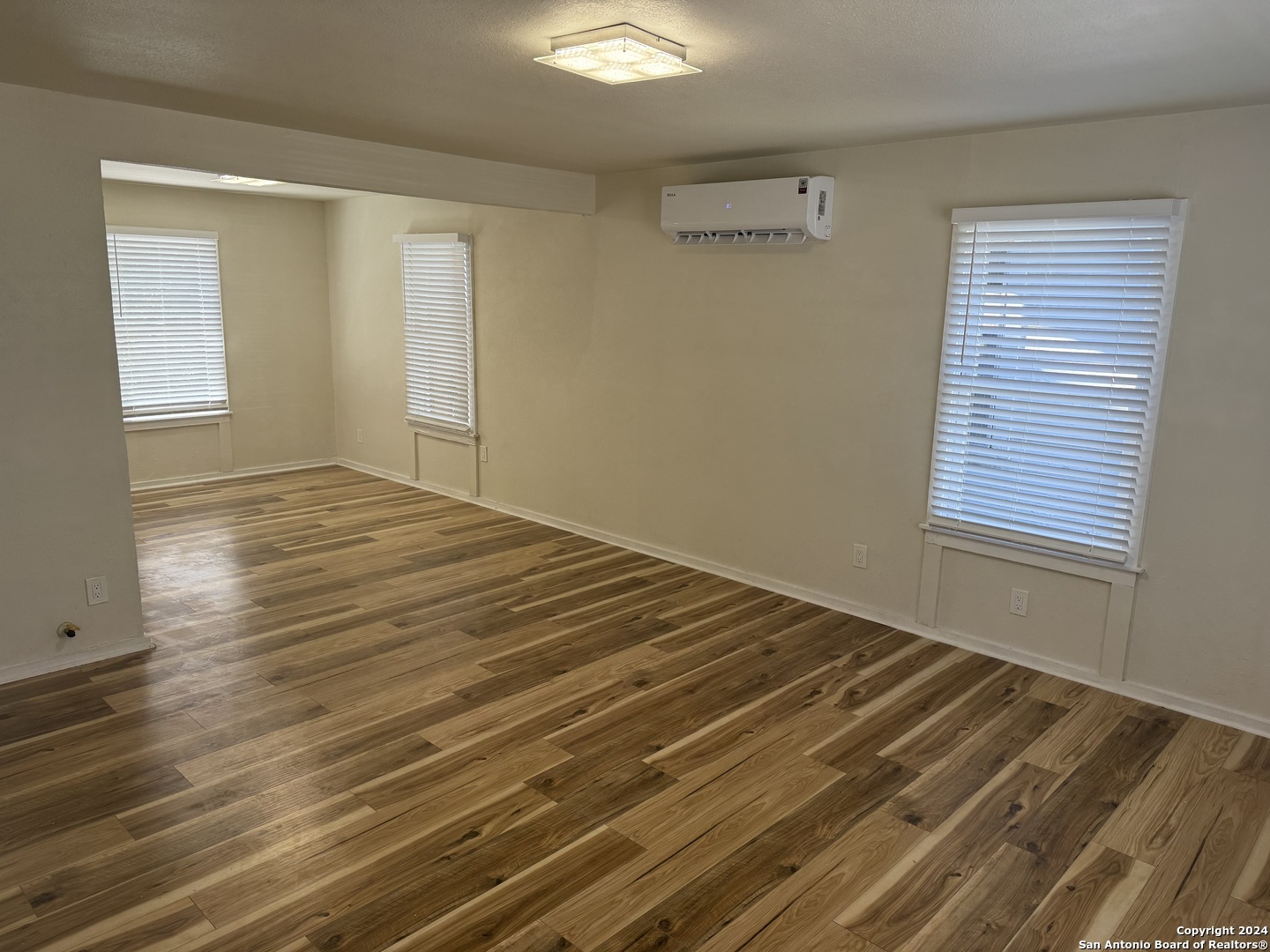 922 Mcilvaine San Antonio TX 78201