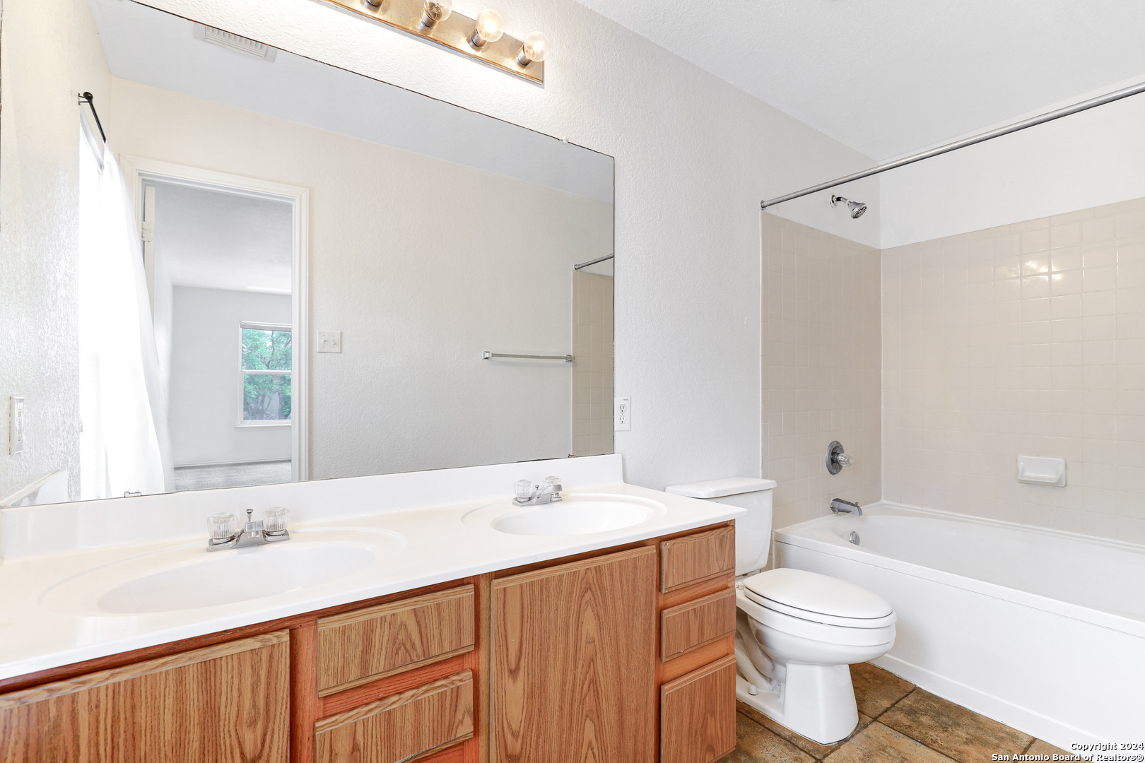 10106 Amber Flora Drive San Antonio TX 78251