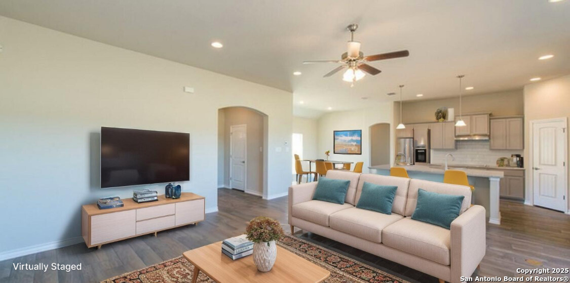 120 Grand View Floresville TX 78114