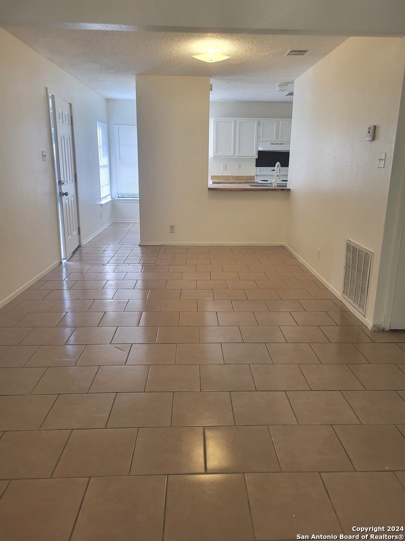 6915 Ashbrook San Antonio TX 78239