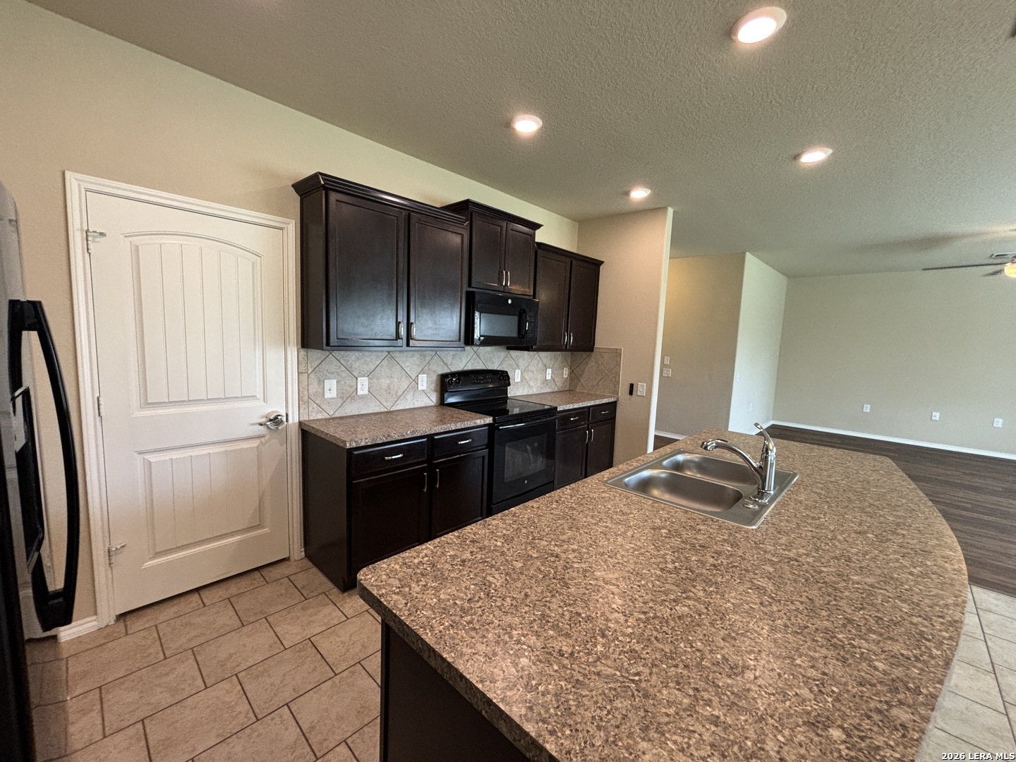 7118 Hibiscus Falls San Antonio TX 78218