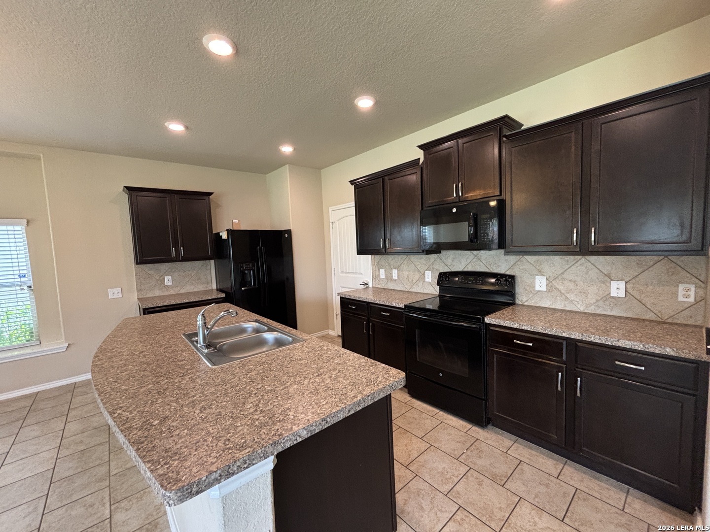 7118 Hibiscus Falls San Antonio TX 78218