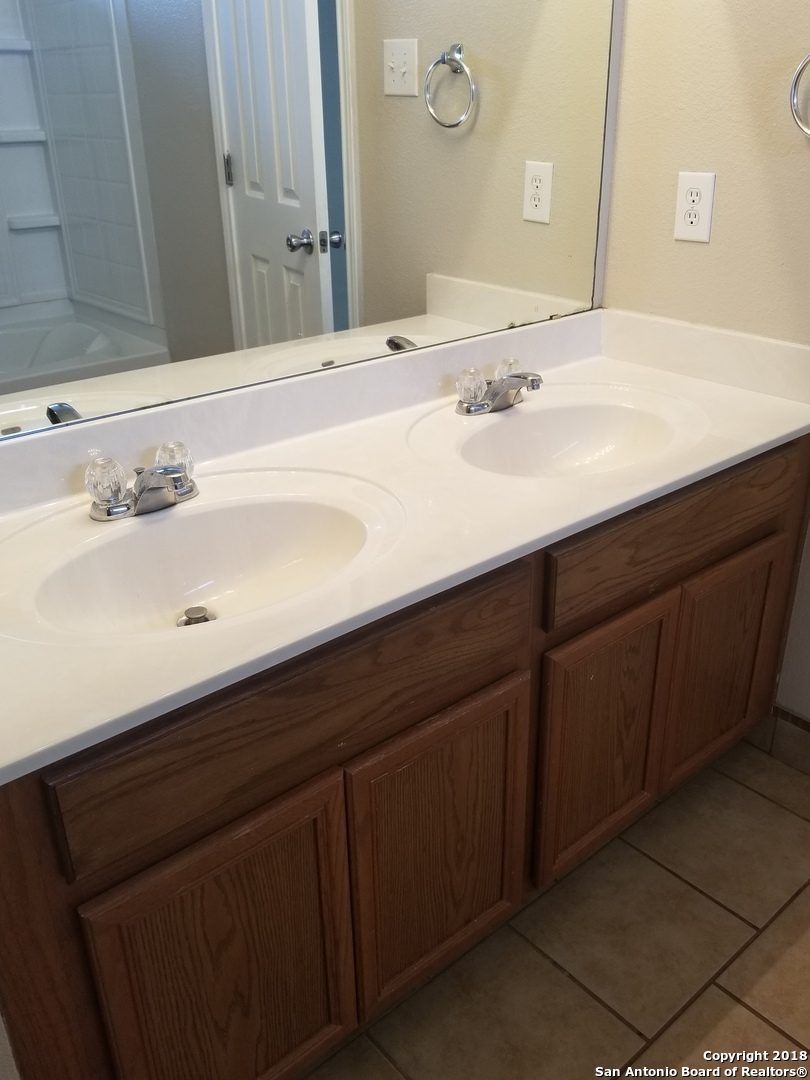 5123 Fountain Hill San Antonio TX 78244
