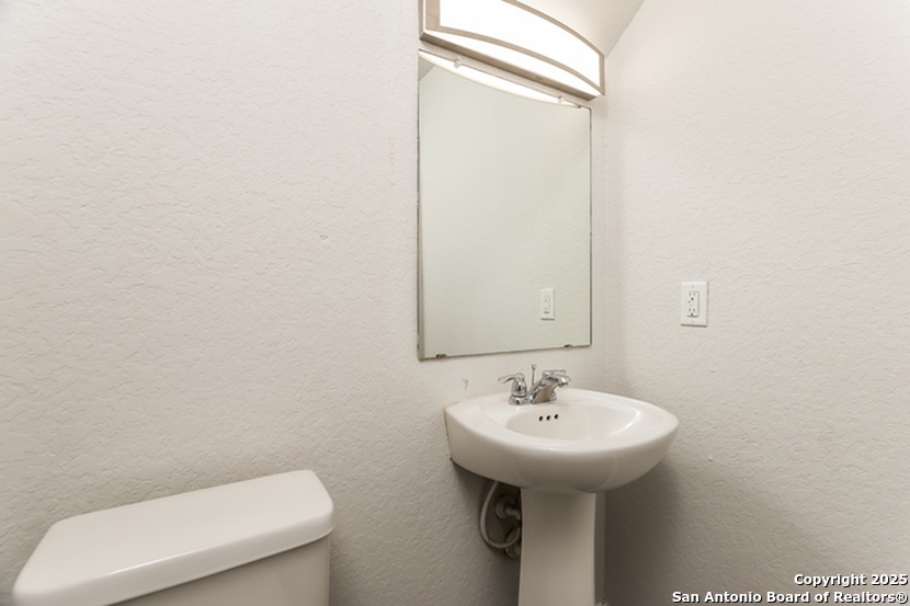 2235 Fishing Trail San Antonio TX 78224