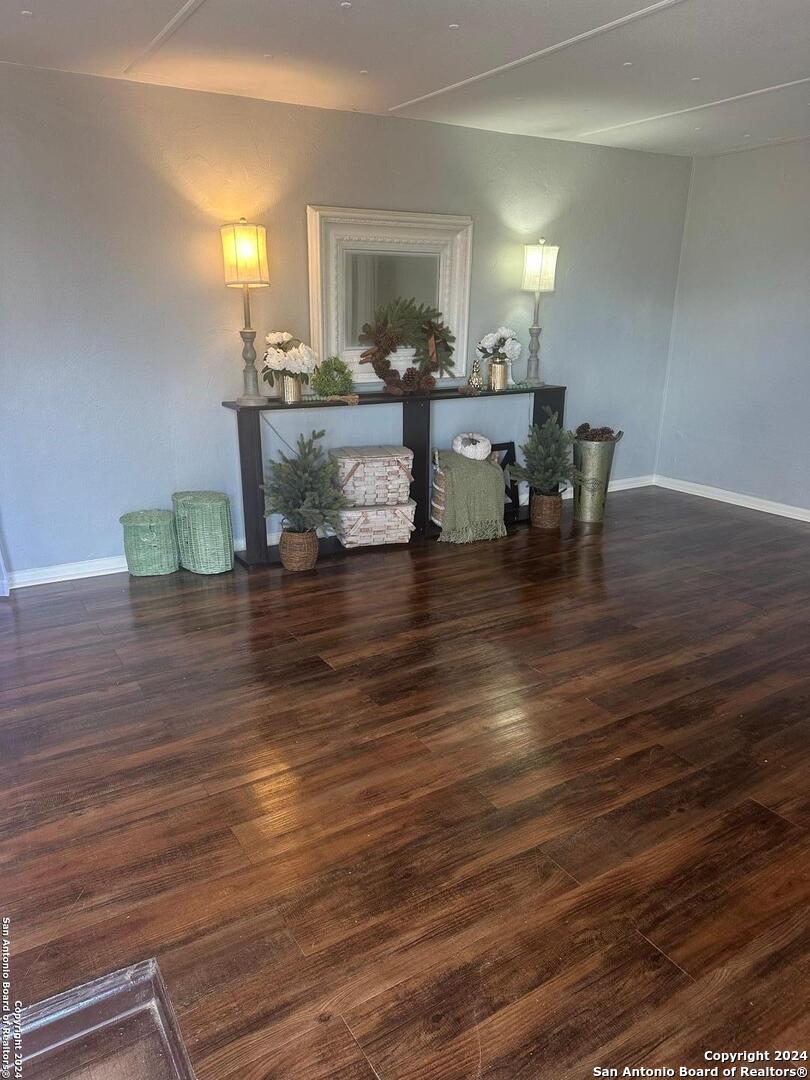 907 Evergreen Jourdanton TX 78026