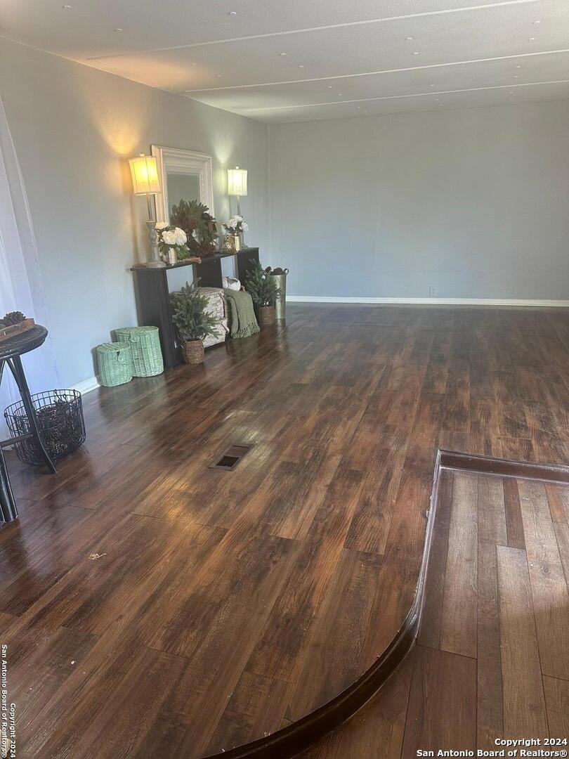 907 Evergreen Jourdanton TX 78026