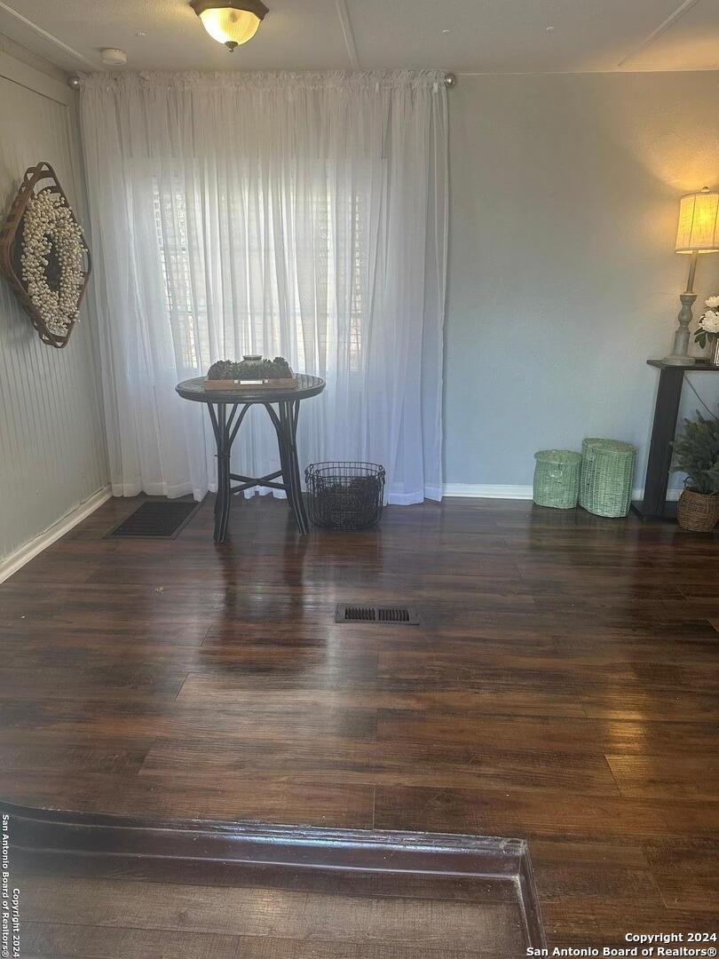 907 Evergreen Jourdanton TX 78026