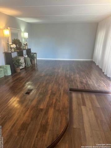 907 Evergreen Jourdanton TX 78026