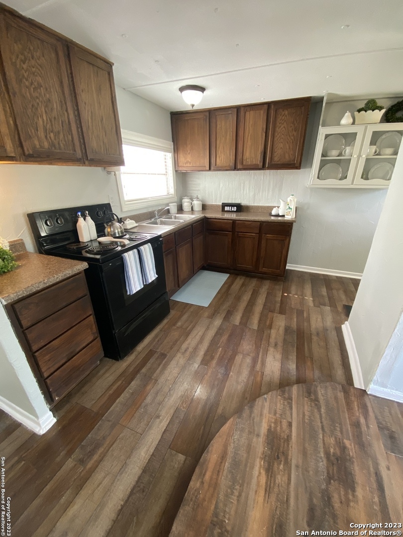 907 Evergreen Jourdanton TX 78026