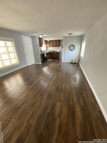 907 Evergreen Jourdanton TX 78026