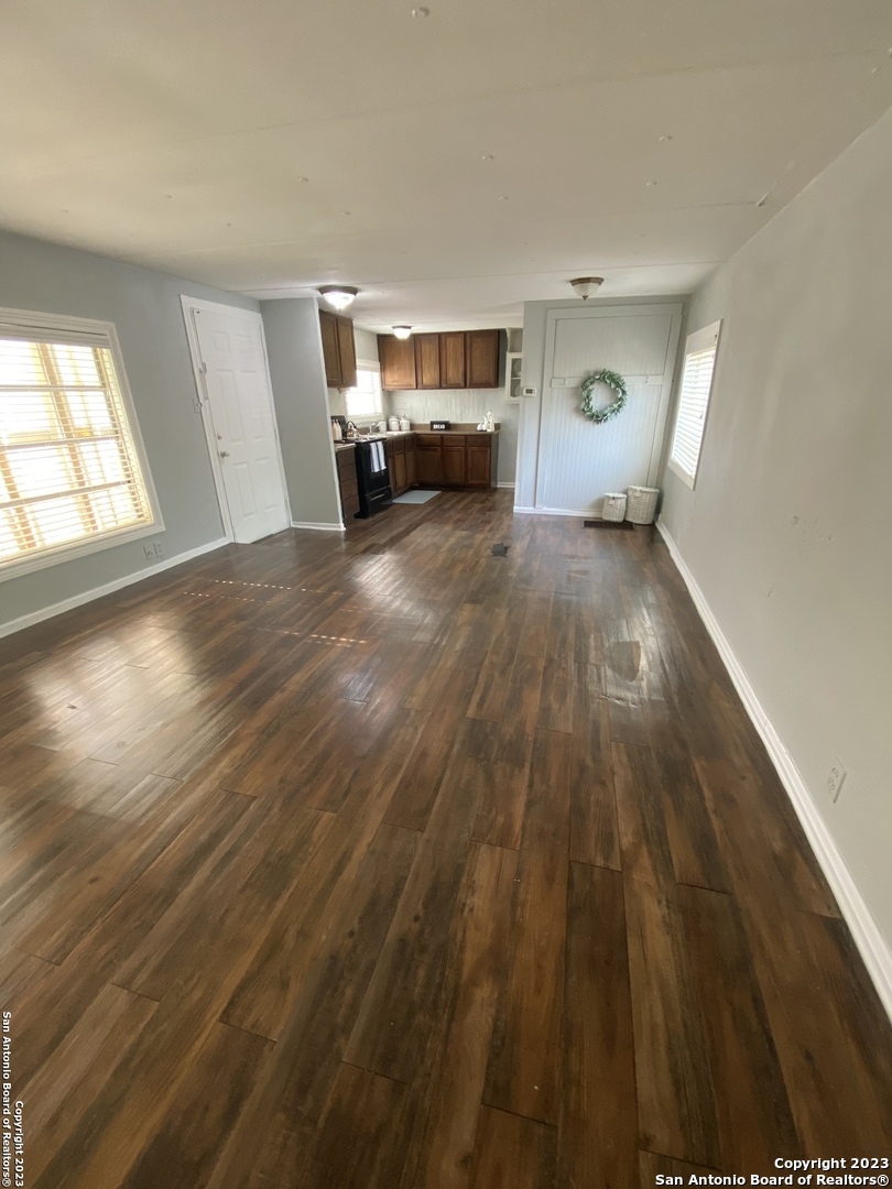 907 Evergreen Jourdanton TX 78026