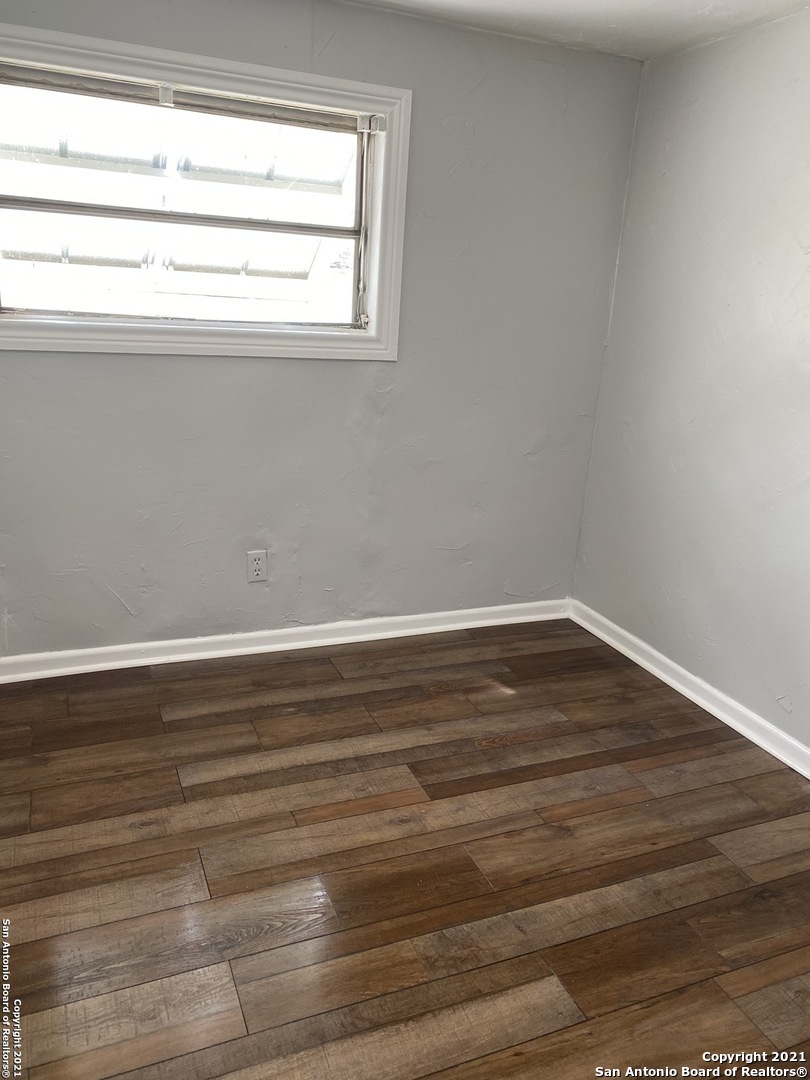 907 Evergreen Jourdanton TX 78026
