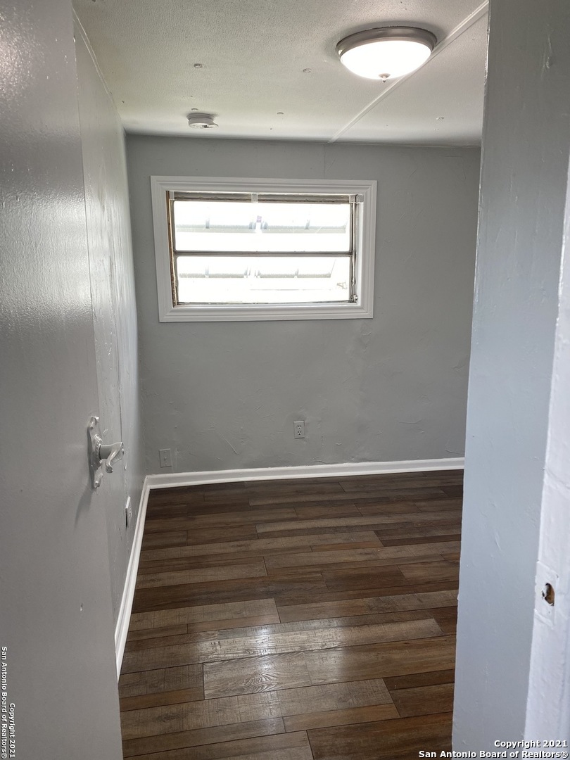907 Evergreen Jourdanton TX 78026