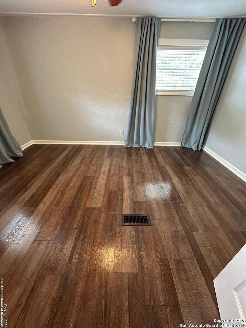 907 Evergreen Jourdanton TX 78026