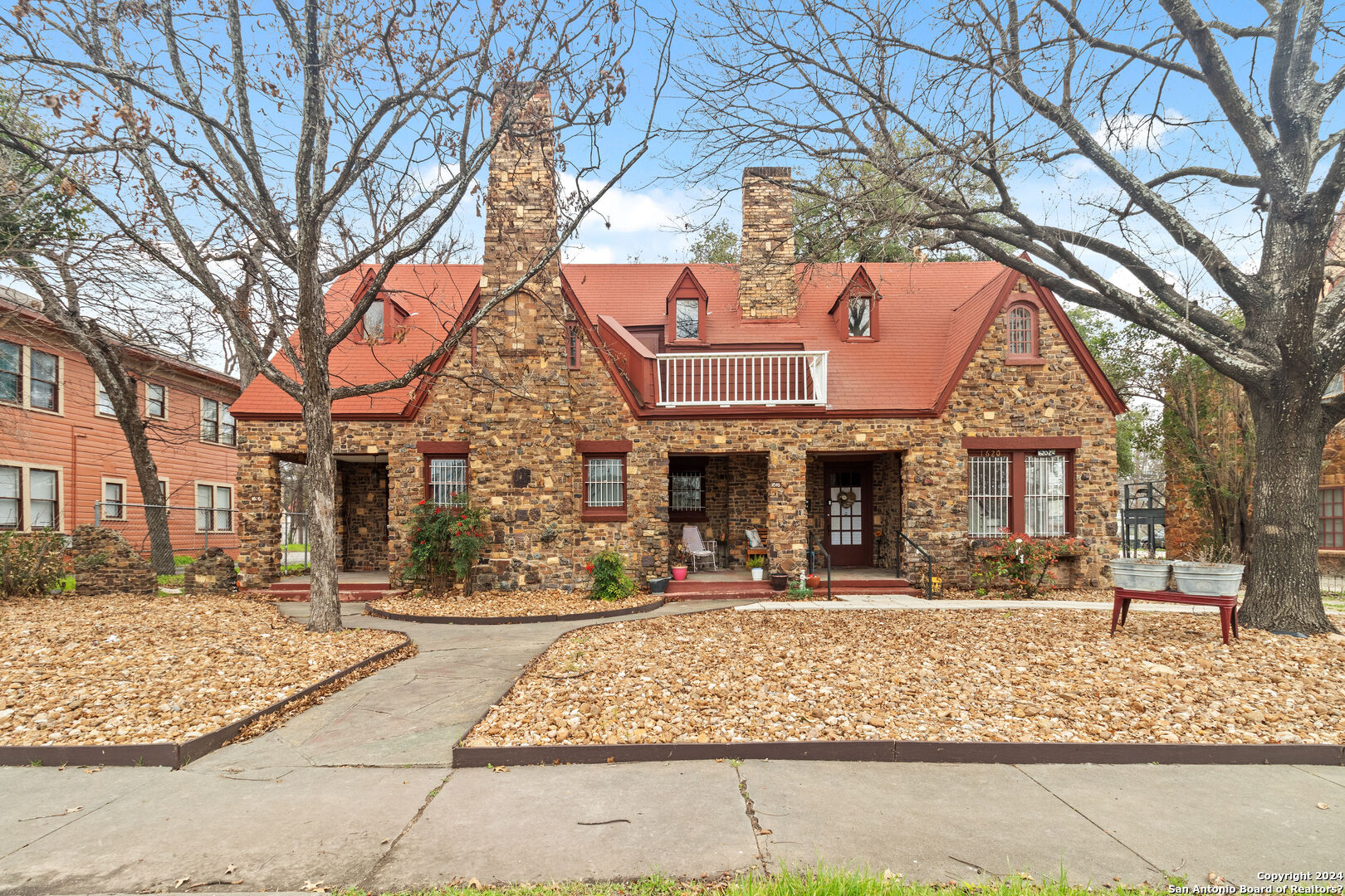 1618 W Kings Highway San Antonio TX 78201