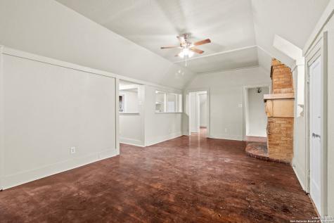 1618 W Kings Highway San Antonio TX 78201