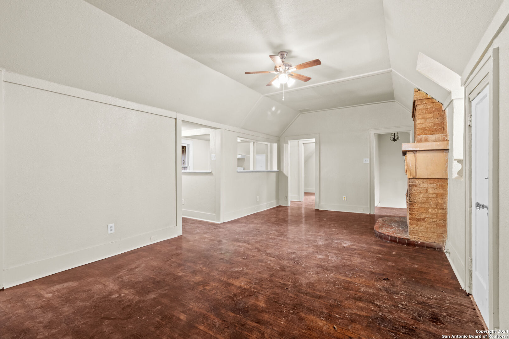 1618 W Kings Highway San Antonio TX 78201
