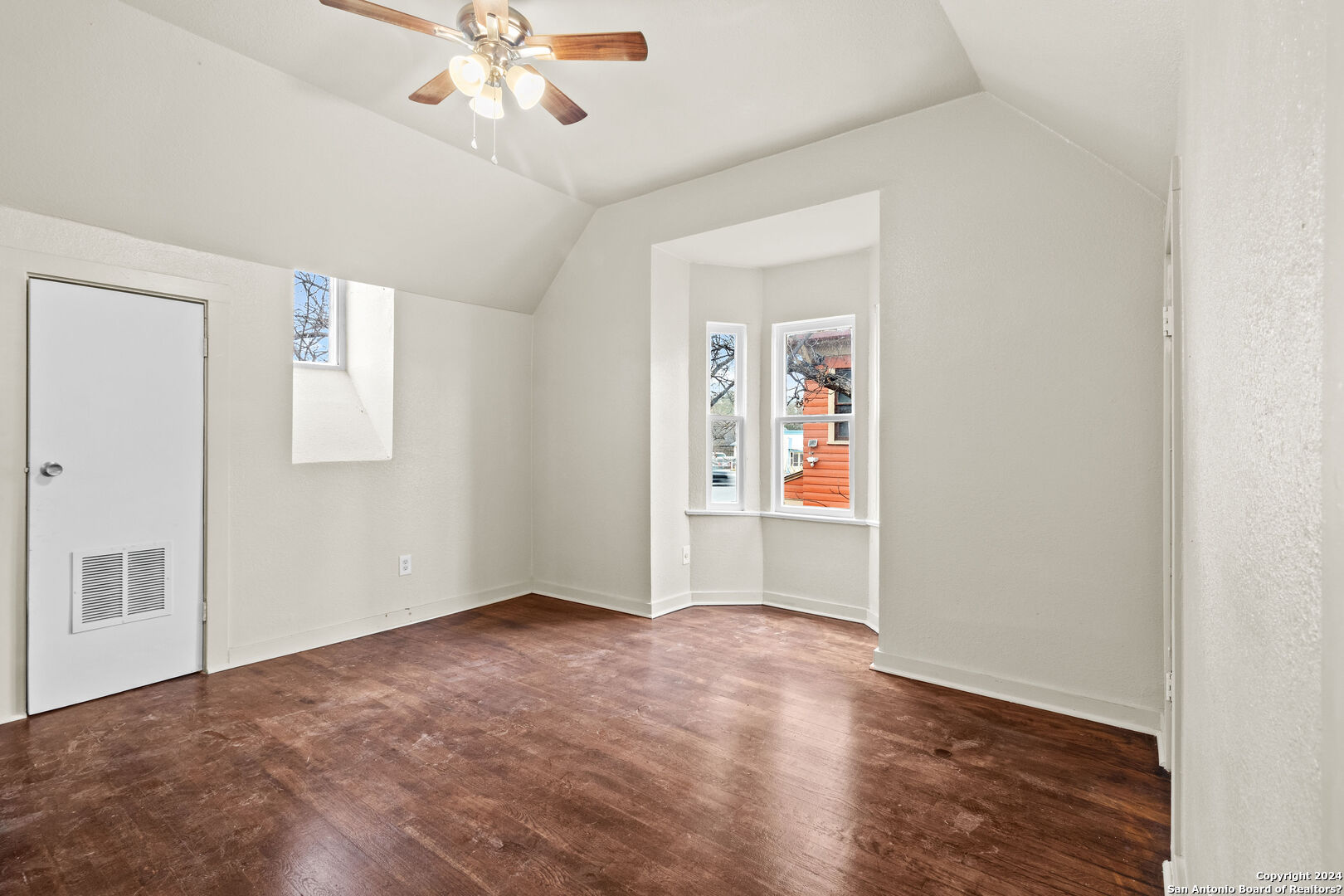 1618 W Kings Highway San Antonio TX 78201