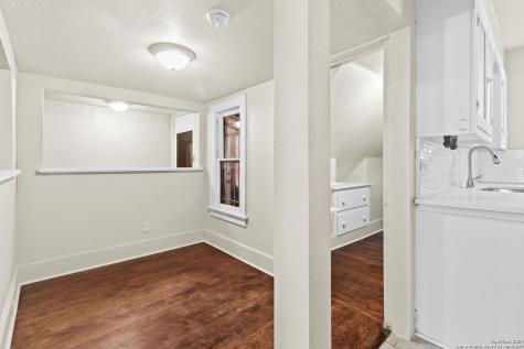 1618 W Kings Highway San Antonio TX 78201