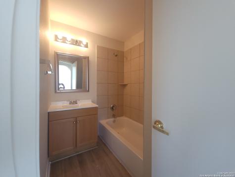 10527 Hunters Pond San Antonio TX 78224