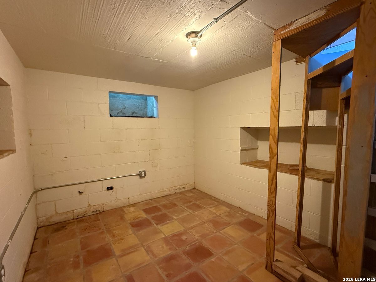 1910 Mckinley Avenue San Antonio TX 78210