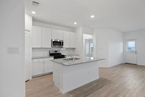 9105 Navarro Vista Seguin TX 78155