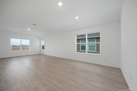 9105 Navarro Vista Seguin TX 78155