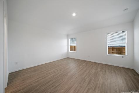 9105 Navarro Vista Seguin TX 78155