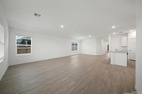 9105 Navarro Vista Seguin TX 78155