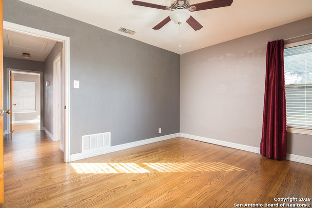 303 Schmeltzer San Antonio TX 78213