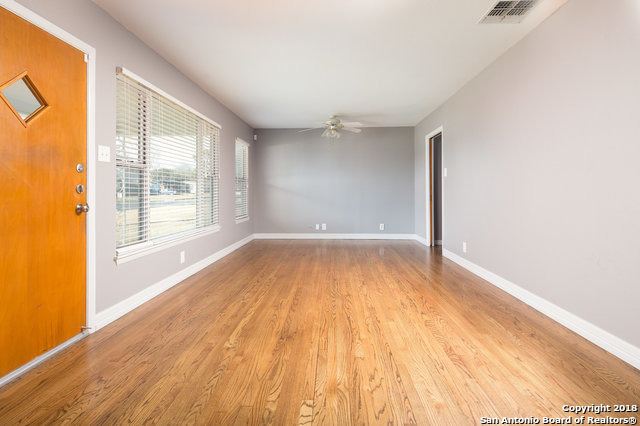 303 Schmeltzer San Antonio TX 78213