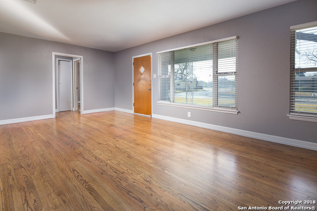 303 Schmeltzer San Antonio TX 78213