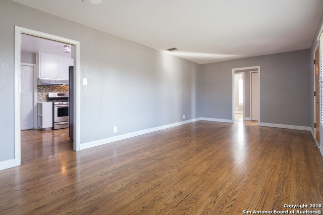 303 Schmeltzer San Antonio TX 78213