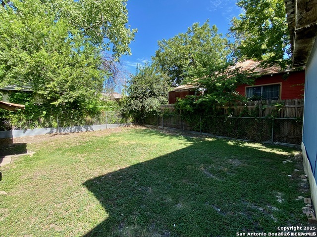 2213 N Flores San Antonio TX 78212