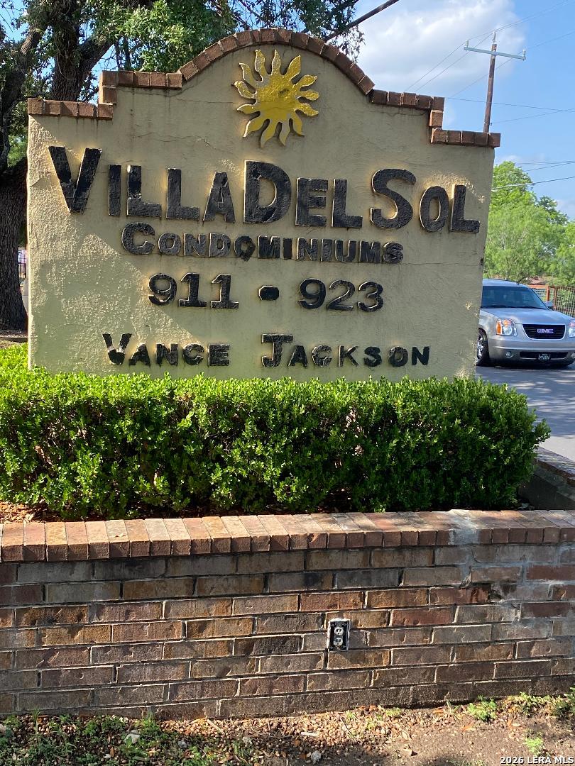911 Vance Jackson San Antonio TX 78201