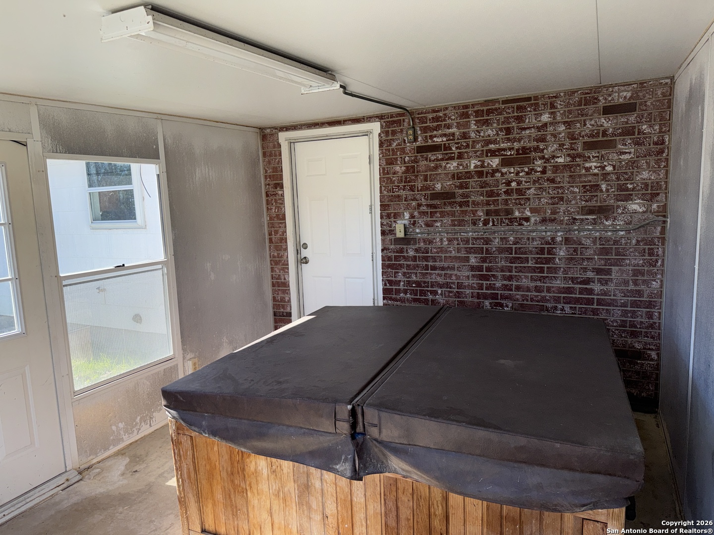 8816 Oakbrook San Antonio TX 78221