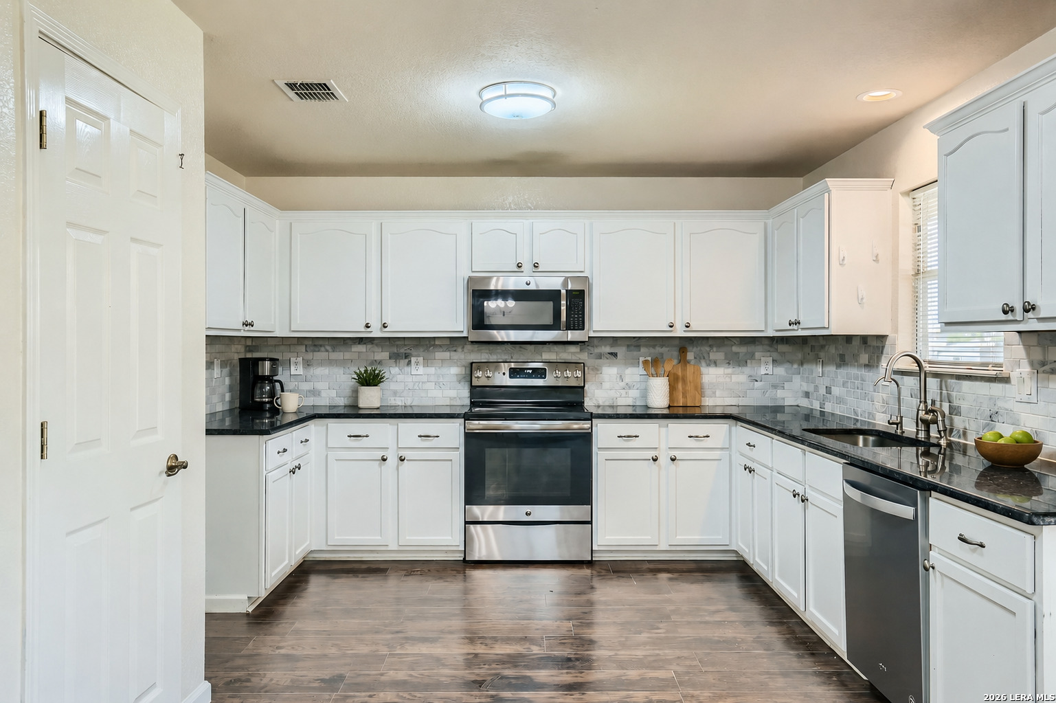 8919 Walnut Springs Universal City TX 78148