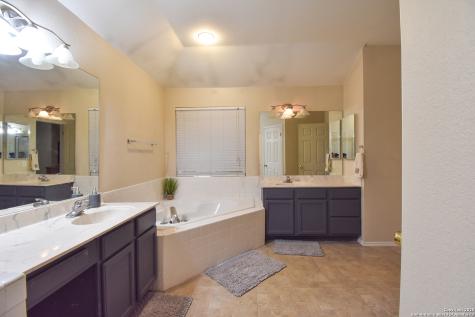 222 Tapwood Lane Cibolo TX 78108
