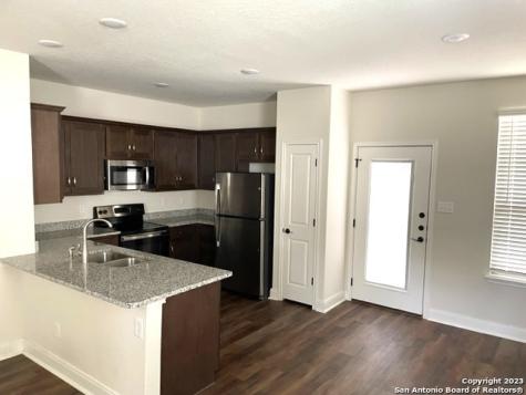 10317 Lynwood Village San Antonio TX 78245